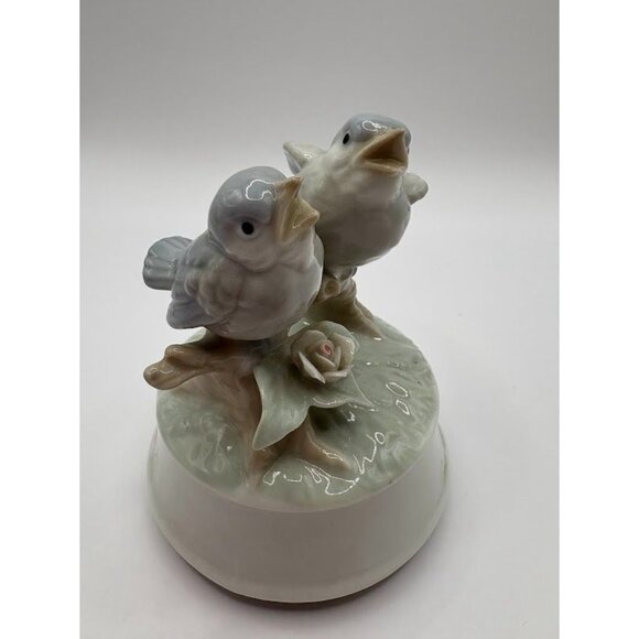 Vintage 1980s Otagiri Porcelain Bluebird Music Box Figurine Handcrafted in Japan - Picture 4 of 8